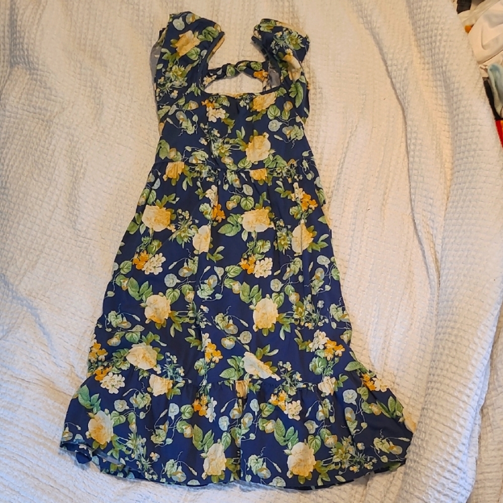 FLUTTER SLEEVE MAXI DRESS